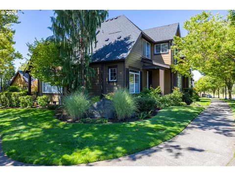 7388 NE Cherry Dr, Hillsboro, OR 97124