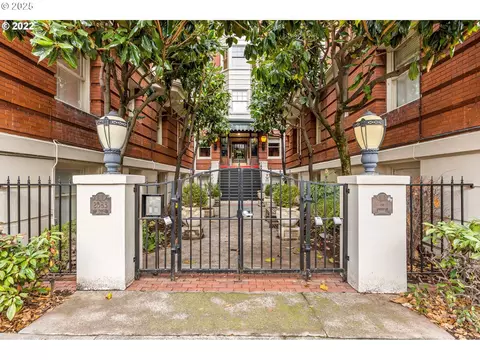 2083 NW Johnson St #61, Portland, OR 97209