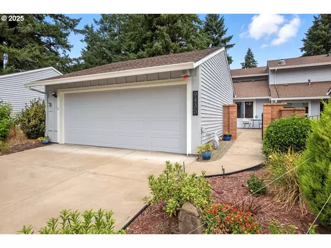 9435 SW Brentwood Pl, Tigard, OR 97224