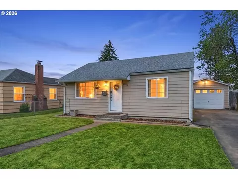 3042 Field St, Longview, WA 98632