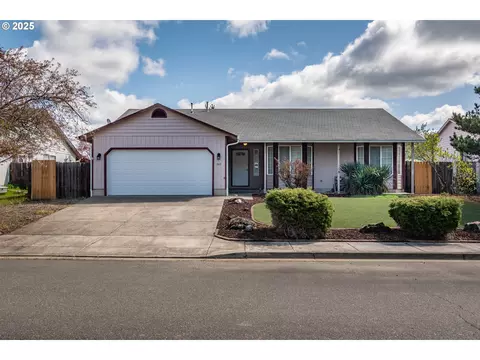 243 SE Debbie Way, Myrtle Creek, OR 97457