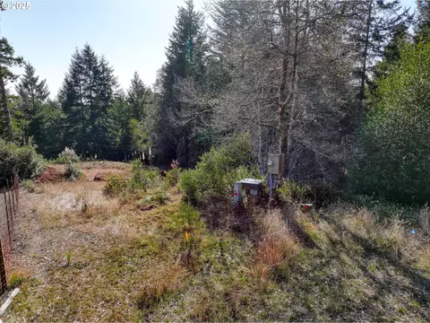 97436 Whisper Ln, Brookings, OR 97415