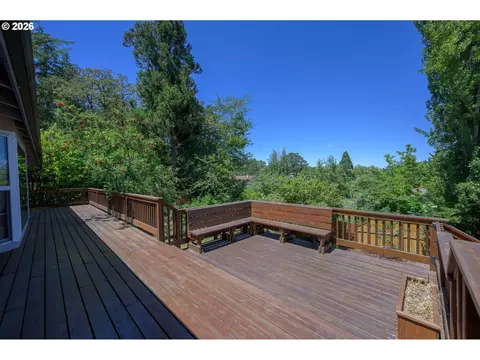 637 E 39th Pl, Eugene, OR 97405 photo 35