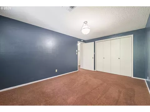 637 E 39th Pl, Eugene, OR 97405 photo 17