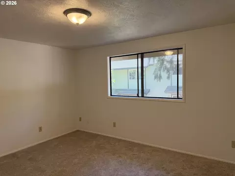 Bedroom - 1434 Fetters Loop, Eugene, OR 97402 photo 1 of 6