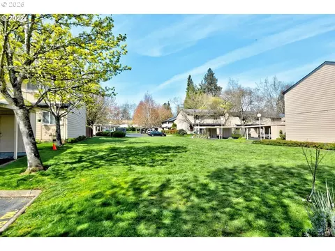 Exterior - 1434 Fetters Loop, Eugene, OR 97402 photo 6 of 7