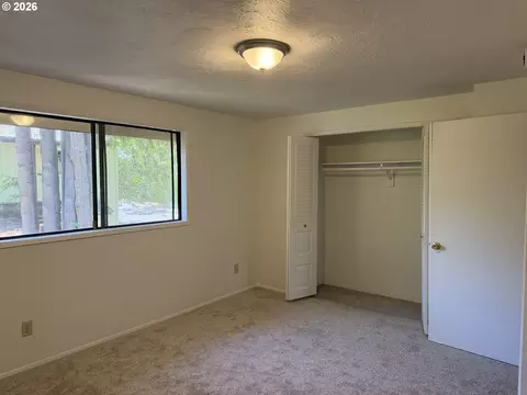 Bedroom - 1434 Fetters Loop, Eugene, OR 97402 photo 3 of 6