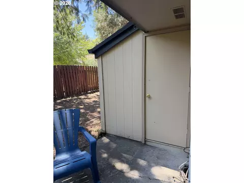 Exterior - 1434 Fetters Loop, Eugene, OR 97402 photo 3 of 7