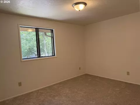 Bedroom - 1434 Fetters Loop, Eugene, OR 97402 photo 4 of 6