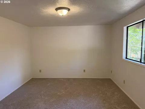 Bedroom - 1434 Fetters Loop, Eugene, OR 97402 photo 2 of 6