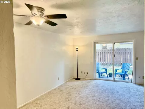 Living - 1434 Fetters Loop, Eugene, OR 97402 photo 1 of 3