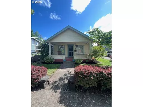 945 B St, Springfield, OR 97477