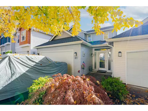 8709 NE 17th St, Vancouver, WA 98664