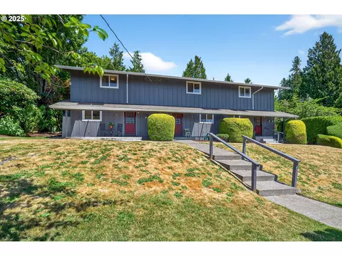 1411 SW Dewitt St, Portland, OR 97239