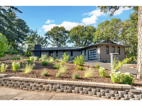 2480 Sherman Ave, Hood River, OR 97031