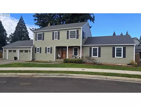 1555 S Evergreen St, Canby, OR 97013