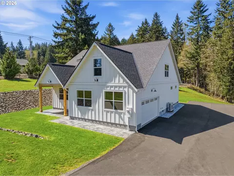 117 Red Hawk Dr, Castle Rock, WA 98611