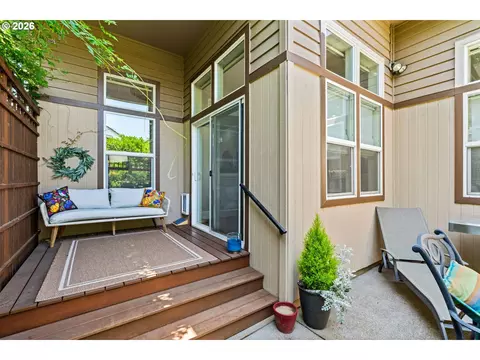 Exterior - 3489 Riverplace Dr, Eugene, OR 97401 photo 2 of 7
