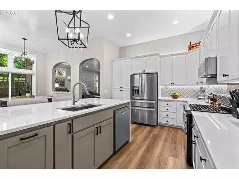 Kitchen - 3489 Riverplace Dr, Eugene, OR 97401 photo 4 of 5