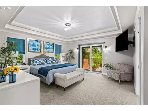 Bedroom - 3489 Riverplace Dr, Eugene, OR 97401 photo 1 of 7