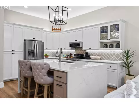 Kitchen - 3489 Riverplace Dr, Eugene, OR 97401 photo 3 of 5