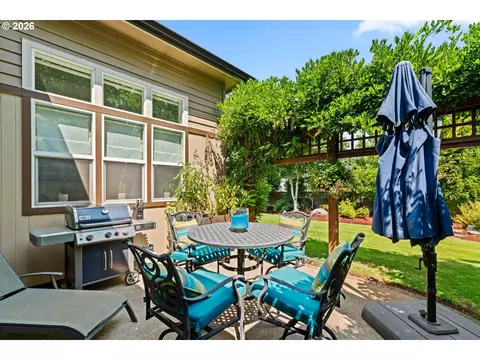 Exterior - 3489 Riverplace Dr, Eugene, OR 97401 photo 3 of 7