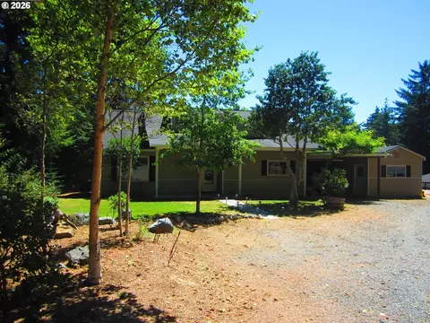 28640 Brooks Rd, Gold Beach, OR 97444