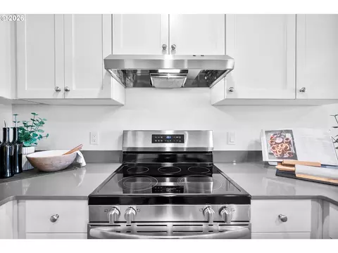 Kitchen - 5780 Bainbridge Rd, Eugene, OR 97402 photo 1 of 5