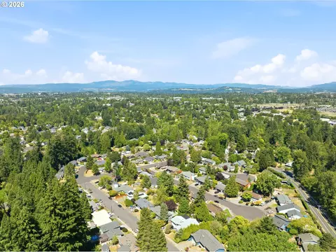View/Area - 2080 SE Kelly Ave, Gresham, OR 97080 photo 7 of 8