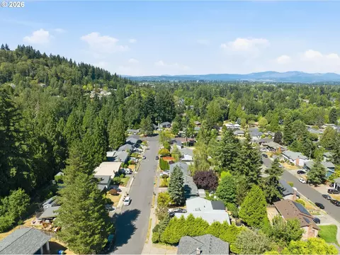 View/Area - 2080 SE Kelly Ave, Gresham, OR 97080 photo 6 of 8