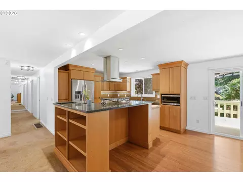 Kitchen - 2080 SE Kelly Ave, Gresham, OR 97080 photo 6 of 6