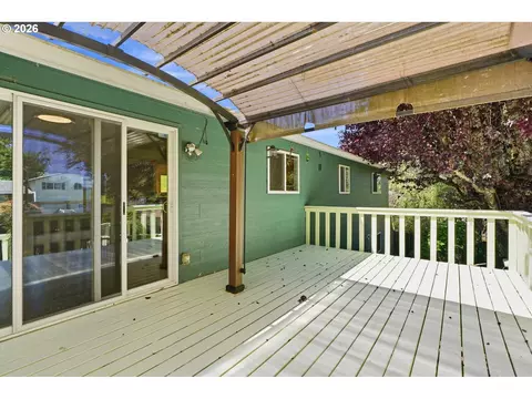 Exterior - 2080 SE Kelly Ave, Gresham, OR 97080 photo 3 of 9