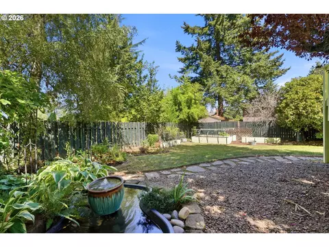 Exterior - 2080 SE Kelly Ave, Gresham, OR 97080 photo 9 of 9
