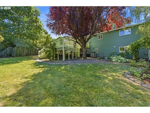 Exterior - 2080 SE Kelly Ave, Gresham, OR 97080 photo 8 of 9