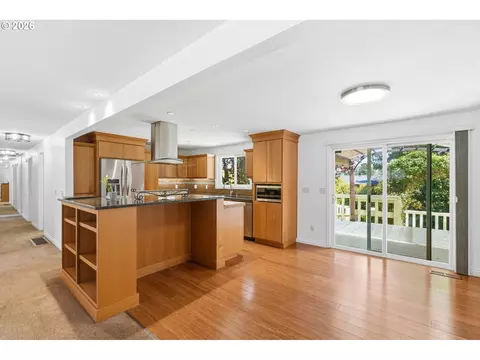Kitchen - 2080 SE Kelly Ave, Gresham, OR 97080 photo 2 of 6