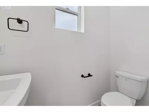 Bath - 4051 SW Mckinley St #38, Gresham, OR 97080 photo 1 of 13