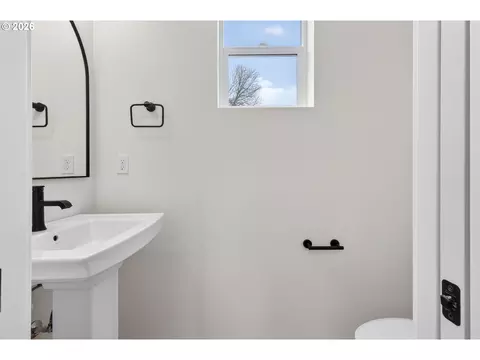 Bath - 4051 SW Mckinley St #38, Gresham, OR 97080 photo 3 of 13
