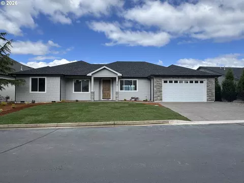 429 Fairway Estates Dr, Sutherlin, OR 97479