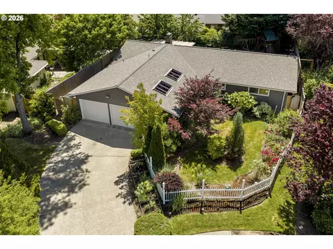 8820 SW Nisqually Ct, Tualatin, OR 97062