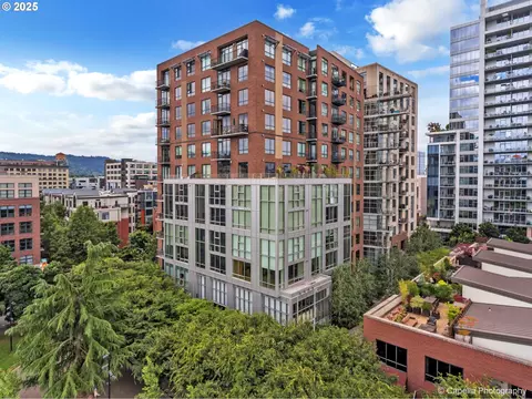 922 NW 11th Ave #806, Portland, OR 97209