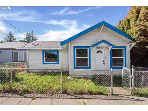 2960 Sherman Ave, North Bend, OR 97459