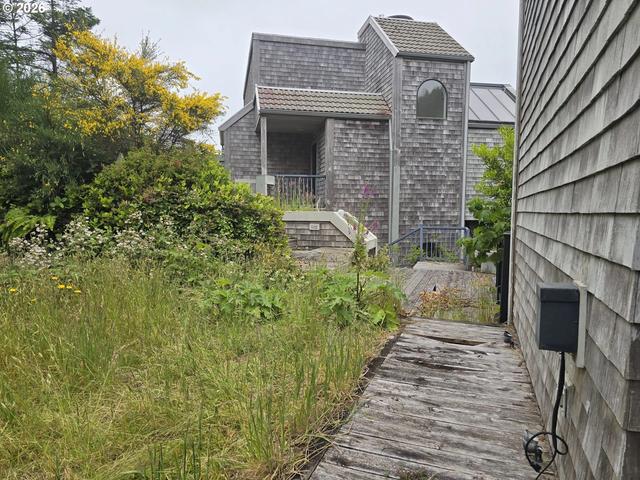 4240 Knoll Ter, Neskowin, OR 97149