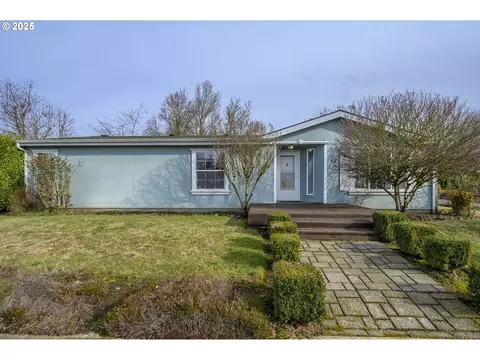 655 NE Burnett Rd #12, Mcminnville, OR 97128