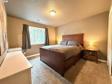 Bedroom - 72610 Dwight St, Rainier, OR 97048 photo 4 of 4