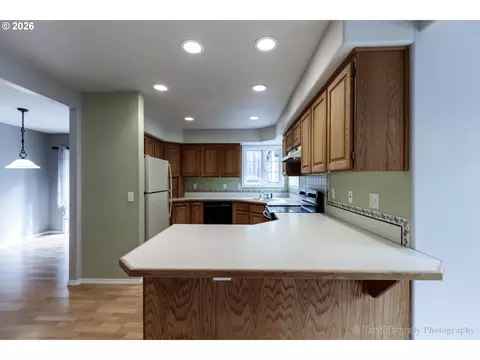 Kitchen - 72610 Dwight St, Rainier, OR 97048 photo 1 of 4