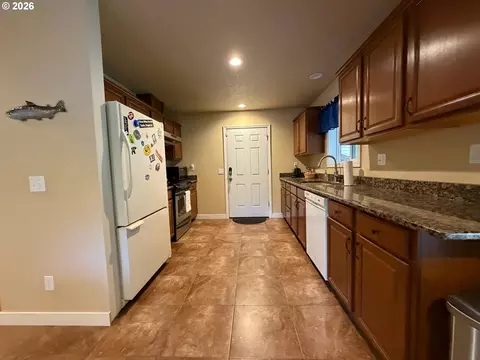 Kitchen - 72610 Dwight St, Rainier, OR 97048 photo 3 of 4