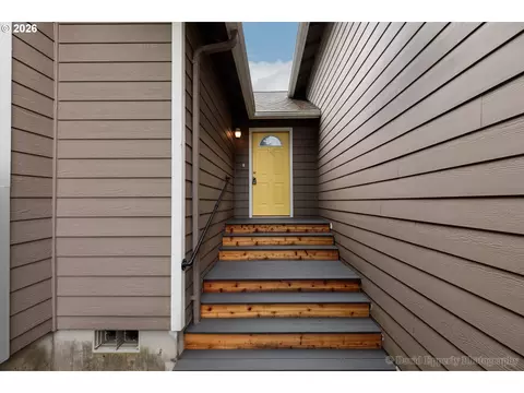 Exterior - 72610 Dwight St, Rainier, OR 97048 photo 2 of 5