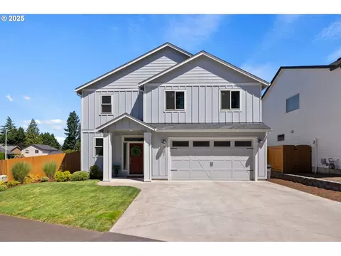 8221 NE 38th Ct, Vancouver, WA 98665