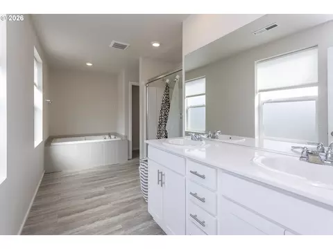 Bath - 3295 SE 36th St, Gresham, OR 97080 photo 1 of 3