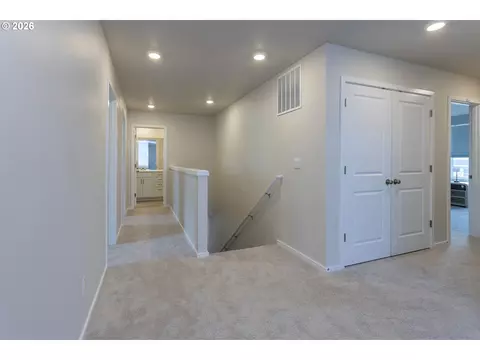 Entry Way - 3295 SE 36th St, Gresham, OR 97080 photo 4 of 4